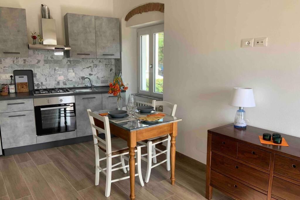 Ferienwohnung Antica Casa Nel Borgo Pietrasanta Exterior foto